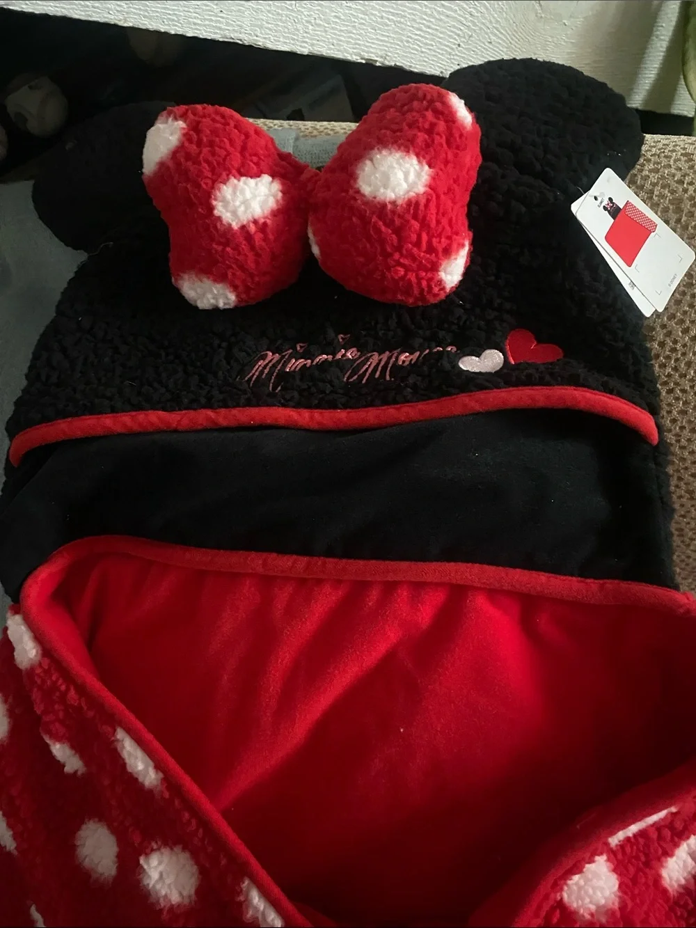 Disney Minnie Mouse cape w/ hood